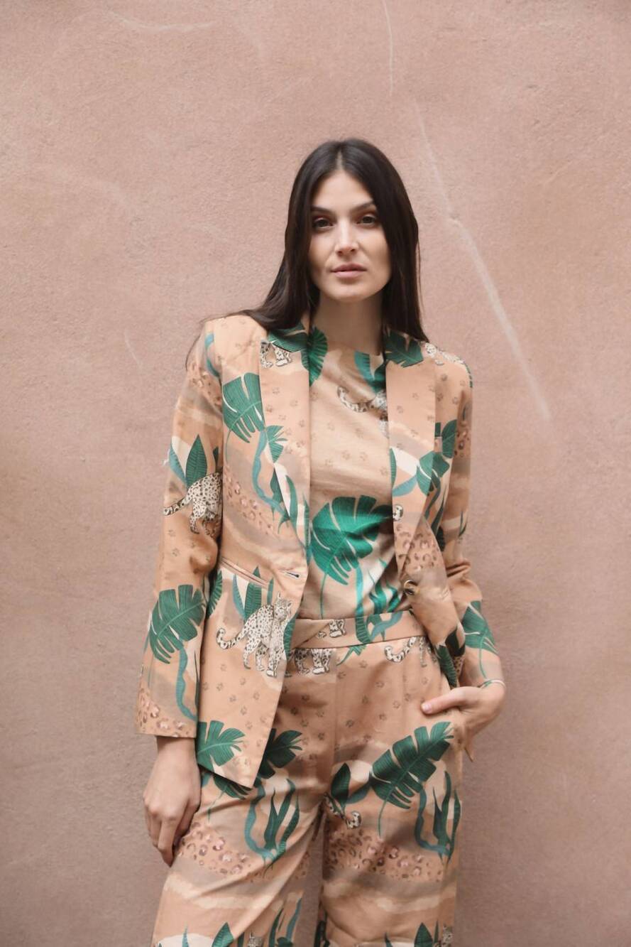 NEW LAS SURENAS blazer in jungle d' amour in camel